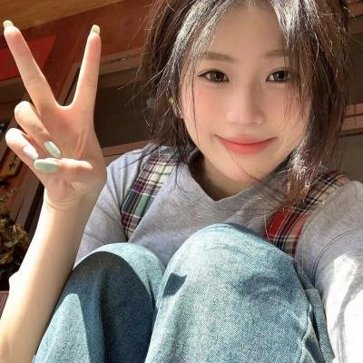 读爱情小说的老人